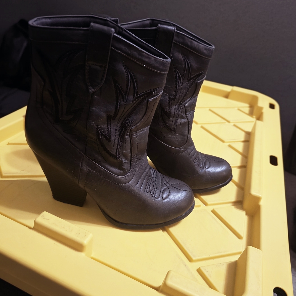 Stylish Western Boots for Women